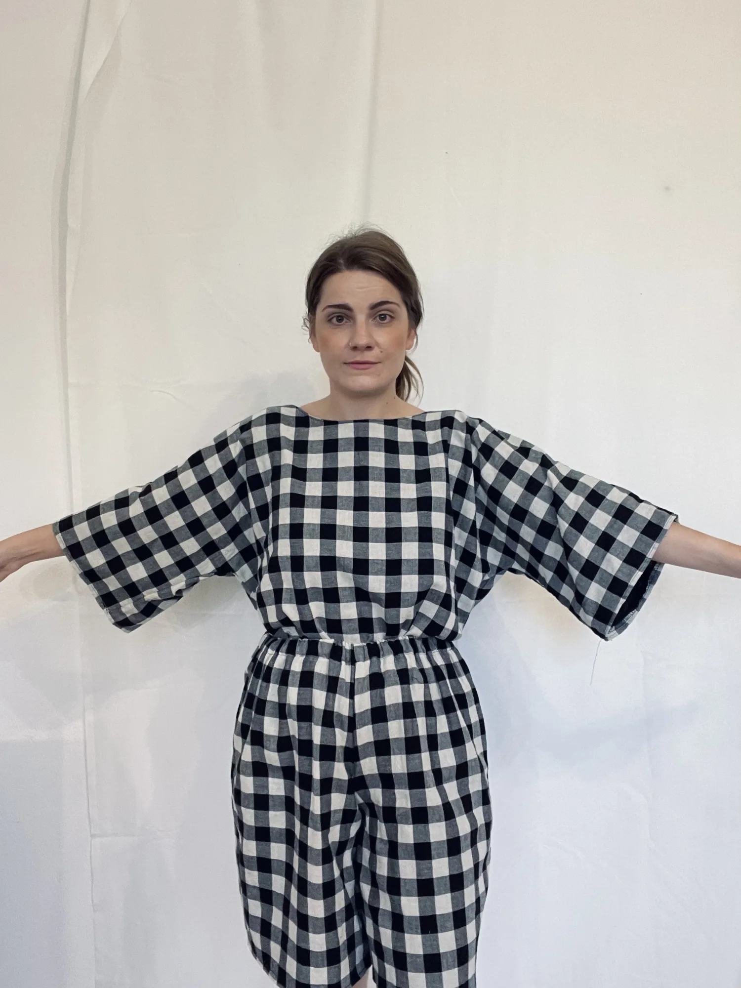 Nora - káro